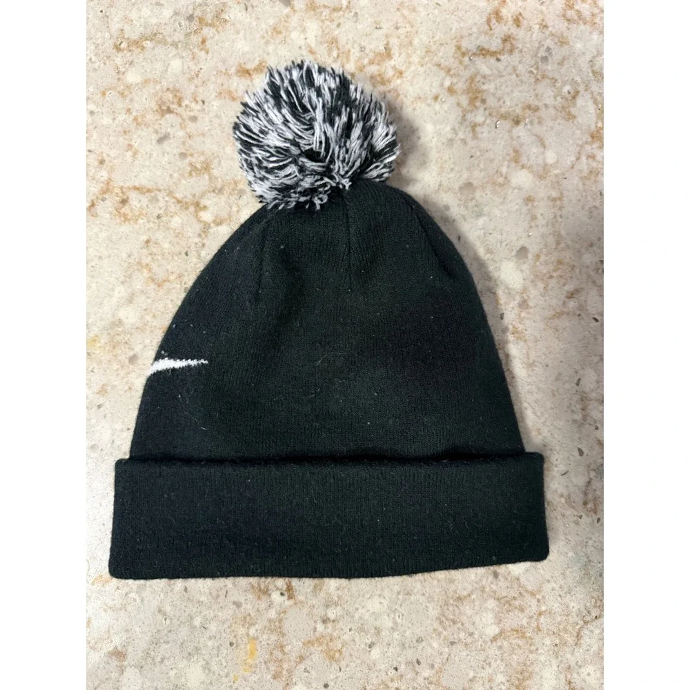 Nike Youth Pom Beanie Hat Black White Oversized Logo Knit‎ Cap 2695-023